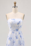 Blauwe bloemen A Line strapless geplooide lange bruidsmeisjesjurk