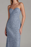 Strapless schede stoffige blauwe lange bruidsmeisjesjurk