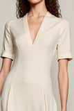 Ivoorkleurige A-lijn V-hals Midi Wedding Guest Dress met mouwen