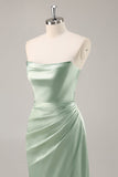 Saliegroene satijnen strapless lange bruidsmeisjesjurk met split