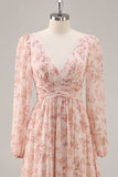 Roze bloemenjurk met V-hals en lange mouwen Chiffon bruidsmeisjesjurk met split