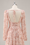 Roze bloemenjurk met V-hals en lange mouwen Chiffon bruidsmeisjesjurk met split