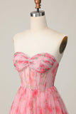 Bloemen Rode Strapless Bedrukte Gegolfde A-lijn Homecoming Jurk