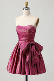A-lijn strapless donkerpaarse donkerpaarse jurk met ruches en strik