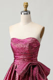 A-lijn strapless donkerpaarse donkerpaarse jurk met ruches en strik