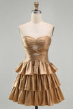 Gouden strapless Een lijnige Homecoming jurk met uitsnede en kralen
