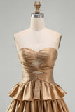 Gouden strapless Een lijnige Homecoming jurk met uitsnede en kralen