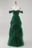 Donkergroene Tule Gelaagde Gegolfde Gegolfde Off The Shoulder A Line Bruidsmeisjesjurk