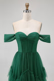 Donkergroene Tule Gelaagde Gegolfde Gegolfde Off The Shoulder A Line Bruidsmeisjesjurk