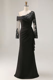 Zwarte schede met lange mouwen gerimpeld plusmaat Mother of the Bride jurk