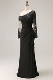 Zwarte schede met lange mouwen gerimpeld plusmaat Mother of the Bride jurk