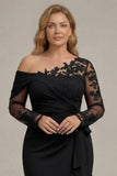 Zwarte schede met lange mouwen gerimpeld plusmaat Mother of the Bride jurk