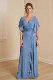 Een lijn, stoffig blauw v-hals chiffon lange koorjurk met korte mouwen