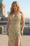 Glitterende gouden strapless paillettenschede plus maat lange galajurk met split