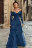 Een lijn cabernet maxi jurk van de moeder van de bruid met kant