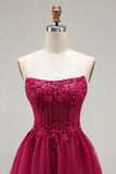 Fuchsia strapless A Line geappliqueerde korset met gelaagde ruches lange galajurk met split