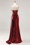 Metallic bordeauxrode strapless gerimpelde zeemeermin lange galajurk met split