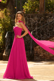 Fuchsia Een strapless geplooide tule lange galajurk met slinger
