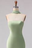 Strapless Stoffy Sage Zeemeermin Satijn lange bruidsmeisjesjurk met een halsdoek
