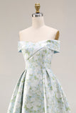 Off-the-shoulder blauwe witte bloem satijnen lange galajurk met A-lijn print