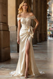 Off-the-shoulder champagne zeemeermin lange satijnen galajurk met split