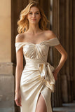 Off-the-shoulder champagne zeemeermin lange satijnen galajurk met split