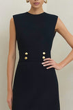 Eenvoudige zwarte ronde hals midi werkjurk met een sheath
