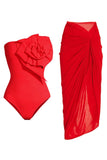 Rood strapless tweedelig gerimpeld badpak met een hoes