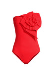 Rood strapless tweedelig gerimpeld badpak met een hoes