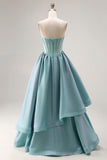 Turquoise kralenkorset strapless Een lange satijnen galajurk