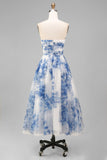 Witblauwe bloemen strapless A-lijn gerimpelde midijurk