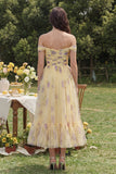 Gele bloem A-lijn off the shoulder midi-jurk met ruches