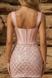 Roze, dikke bandjes, korset, bodycon homecomingjurk met pailletten