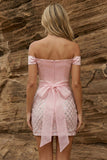 Off-the-shoulder roze bodycon pailletten homecomingjurk met riem