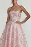Glinsterende bloemen geappliqueerde roze strapless A-lijn midi jurk