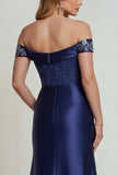 Marineblauw off the shoulder satijn geappliceerde moederjurk van de bruid met split
