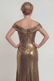 Off-the-shoulder metallic gouden schede satijnen moeder van de bruid jurk met split