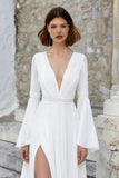 Ivory V Neck A-lijn trouwjurk met lange mouwen en split
