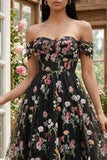 Zwart off-the-shoulder bloemenkorset met appliquatie van een lijn tule midi-jurk