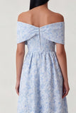 Blauwe jacquard korset met off-shoulder korset Een lijnige midijurk met ruches