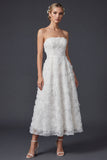 Strapless A-lijn witte lange trouwjurk met 3D-bloemen