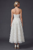 Strapless A-lijn witte lange trouwjurk met 3D-bloemen