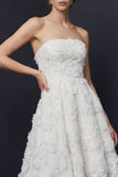 Witte strapless High-Low A-lijn trouwjurk met 3D-bloemen