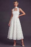 Witte halter Cut Out A Line Lange trouwjurk met 3D-bloemen