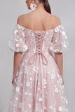 Off-the-shoulder A-lijn roze midi bloemenjurk met veter op de rug