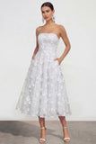 Strapless A-lijn midi lila bloemenjurk met zakken