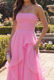 Felroze tule sheath strapless lange galajurk met ruches