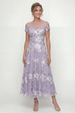 Stoffy Purple Een lijngeborduurde Mother of the Bride jurk met korte mouwen