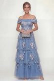 Off-the-shoulder stoffig blauw gelaagd Een lijn lange Mother of the Bride jurk met borduursels