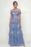 Off-the-shoulder stoffig blauw gelaagd Een lijn lange Mother of the Bride jurk met borduursels